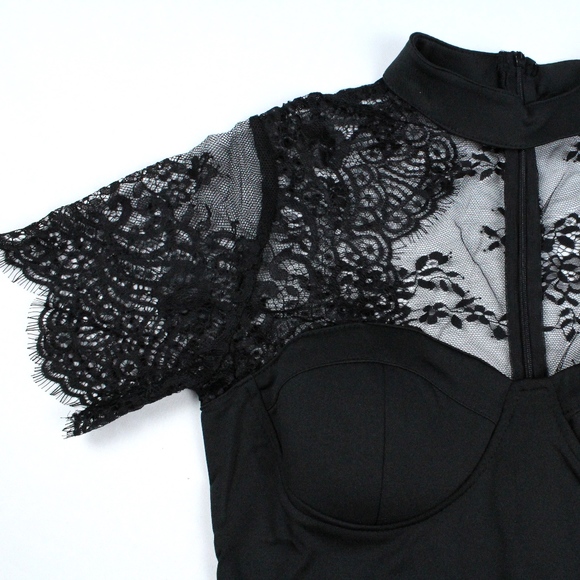 Keyhole Sweetheart Neckline Lace Detail Black Top - Picture 7 of 8
